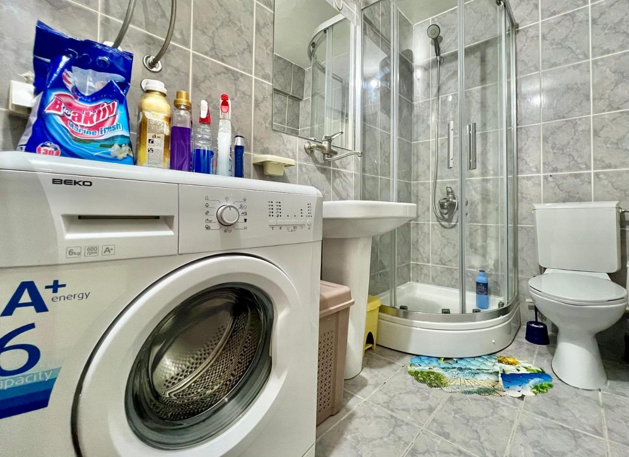 Homestay Mark - Double Bed Room - Shared Bathroom And Kitchen Budva Exteriér fotografie